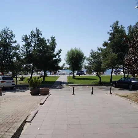 מלון Yesilkoey Airport 3*