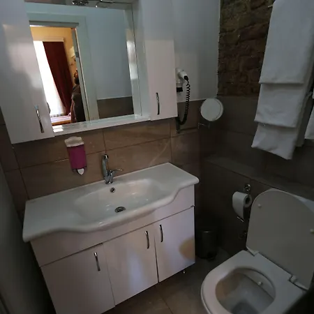 Yesilkoey Airport 3*