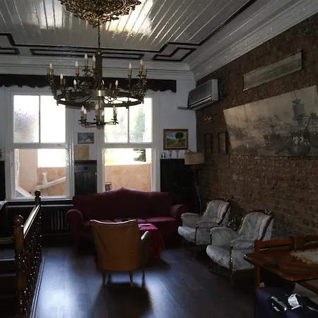 Hotel Yesilkoey Airport 3*