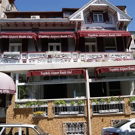 Yesilkoey Airport 3*