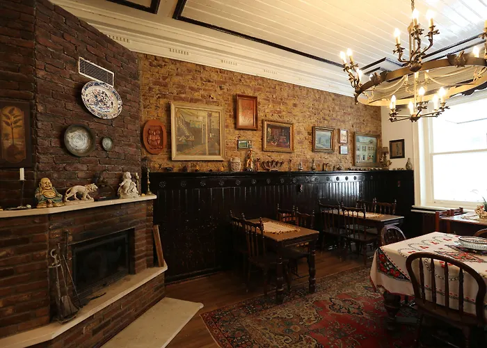 Yesilkoey Airport 3*