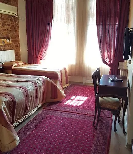 Yesilkoey Airport 3*