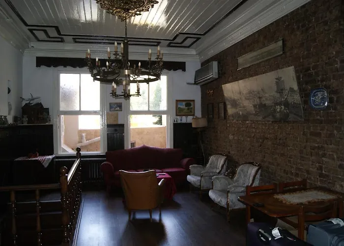 Hotel Yesilkoey Airport 3*