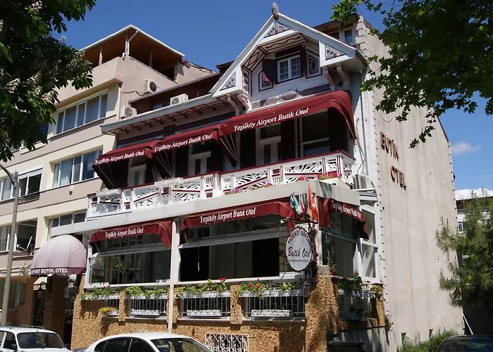 Yesilkoey Airport 3*