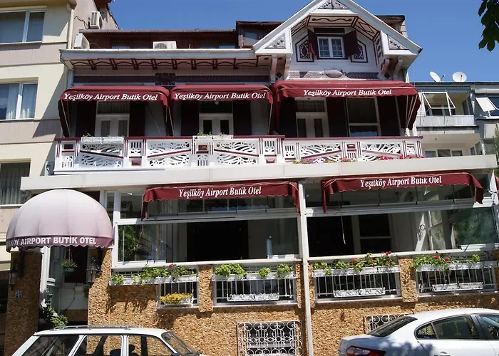 Yesilkoey Airport 3*