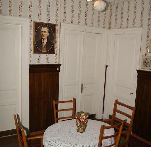 Hotel Yesilkoey Airport 3*